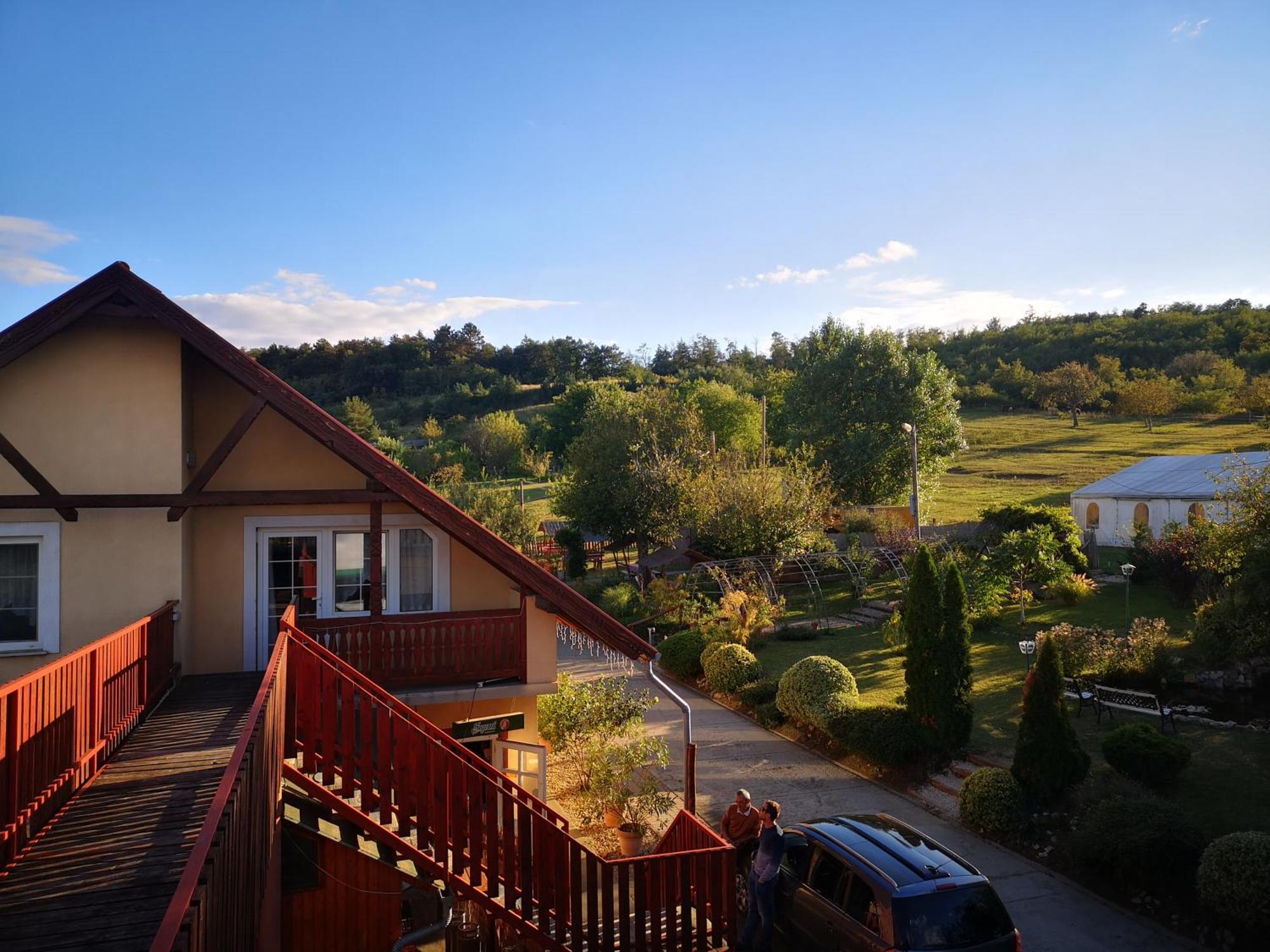 Pilisi Lovas Major, Dorog Bed and Breakfast Εξωτερικό φωτογραφία