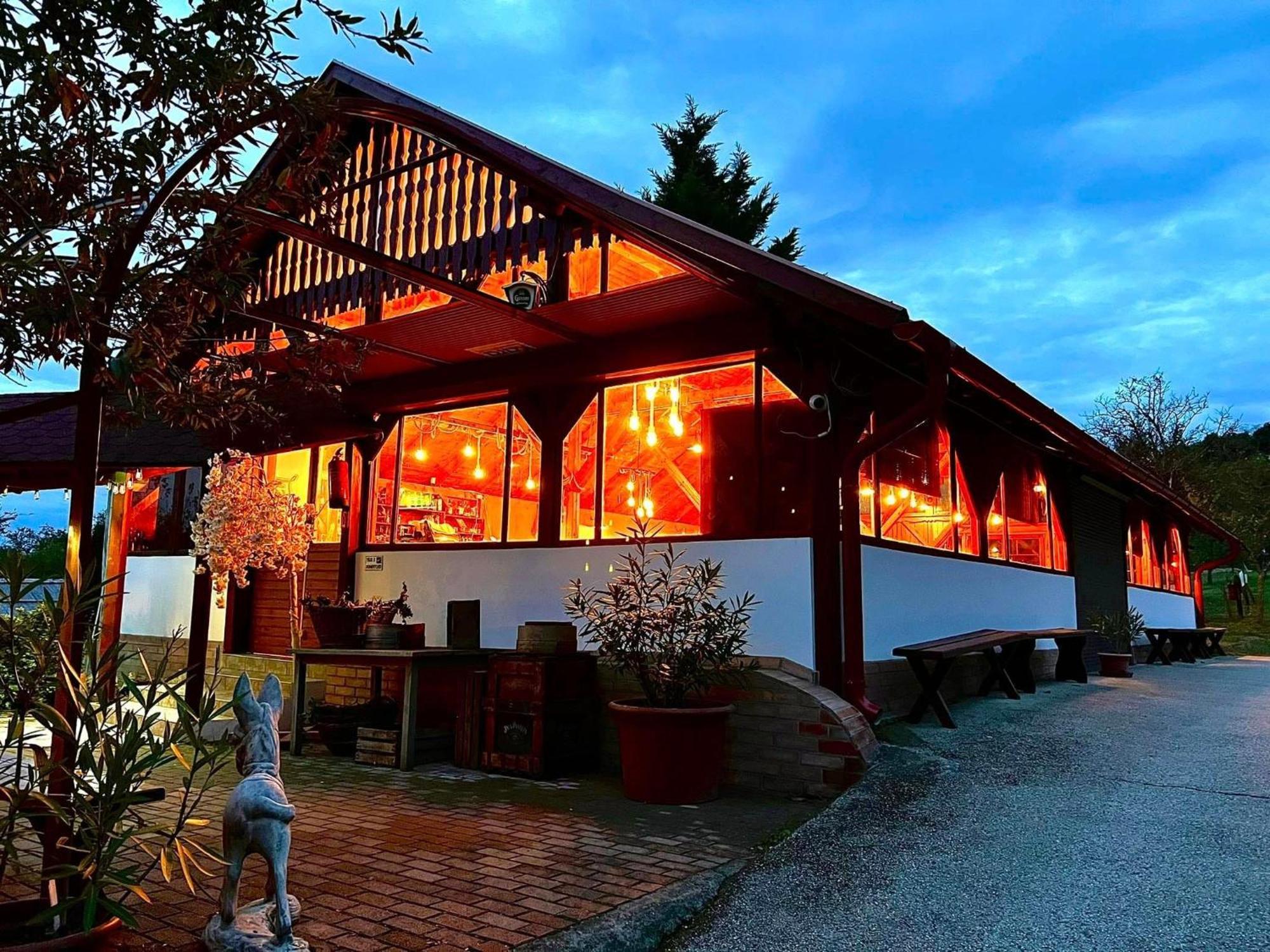 Pilisi Lovas Major, Dorog Bed and Breakfast Εξωτερικό φωτογραφία